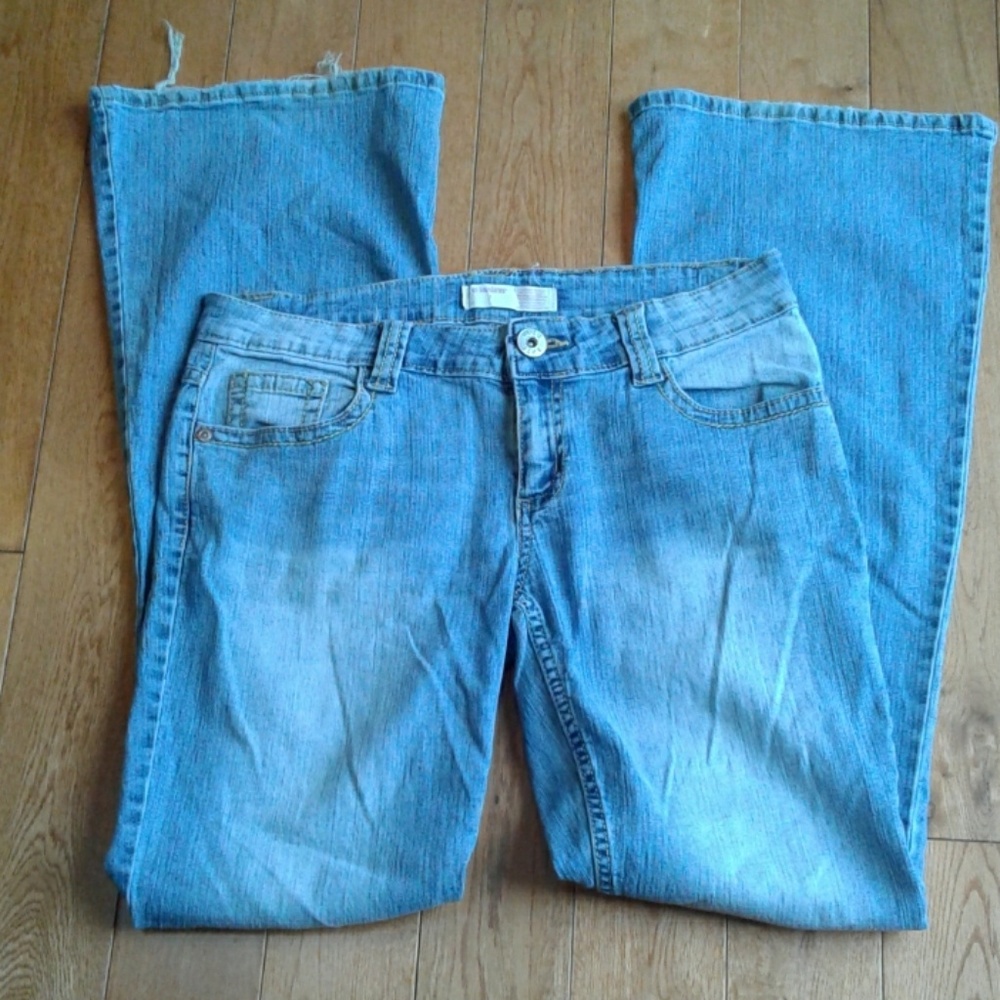 women's no boundary jeans
